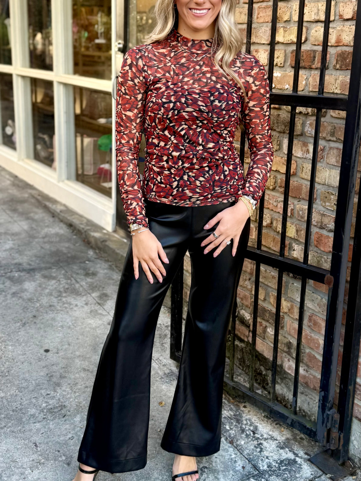 Hazy Charm Top- Red Black
