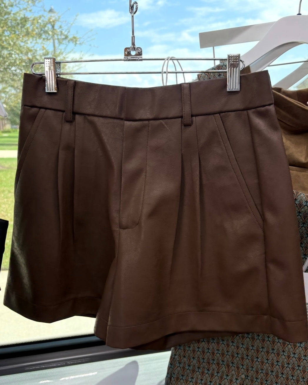 Modern Tailor Short- Chocolate