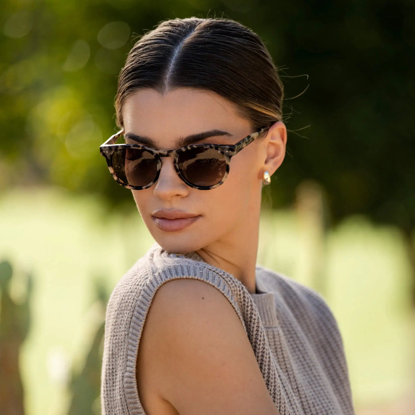 Sunglasses- Tate Beige Tort/Brown