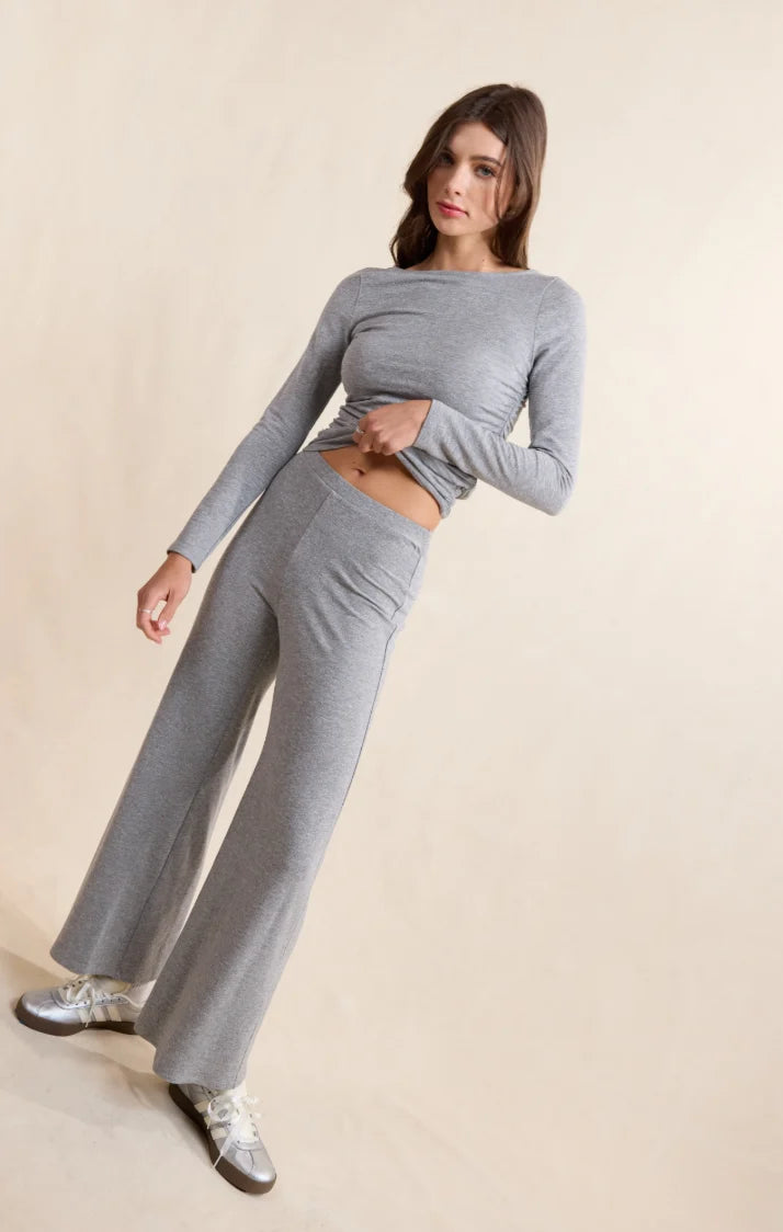 Page Turner Ruched Top- Gray