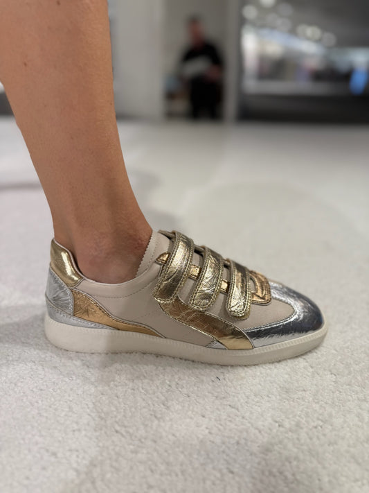 Lizzie Metallic Sneaker
