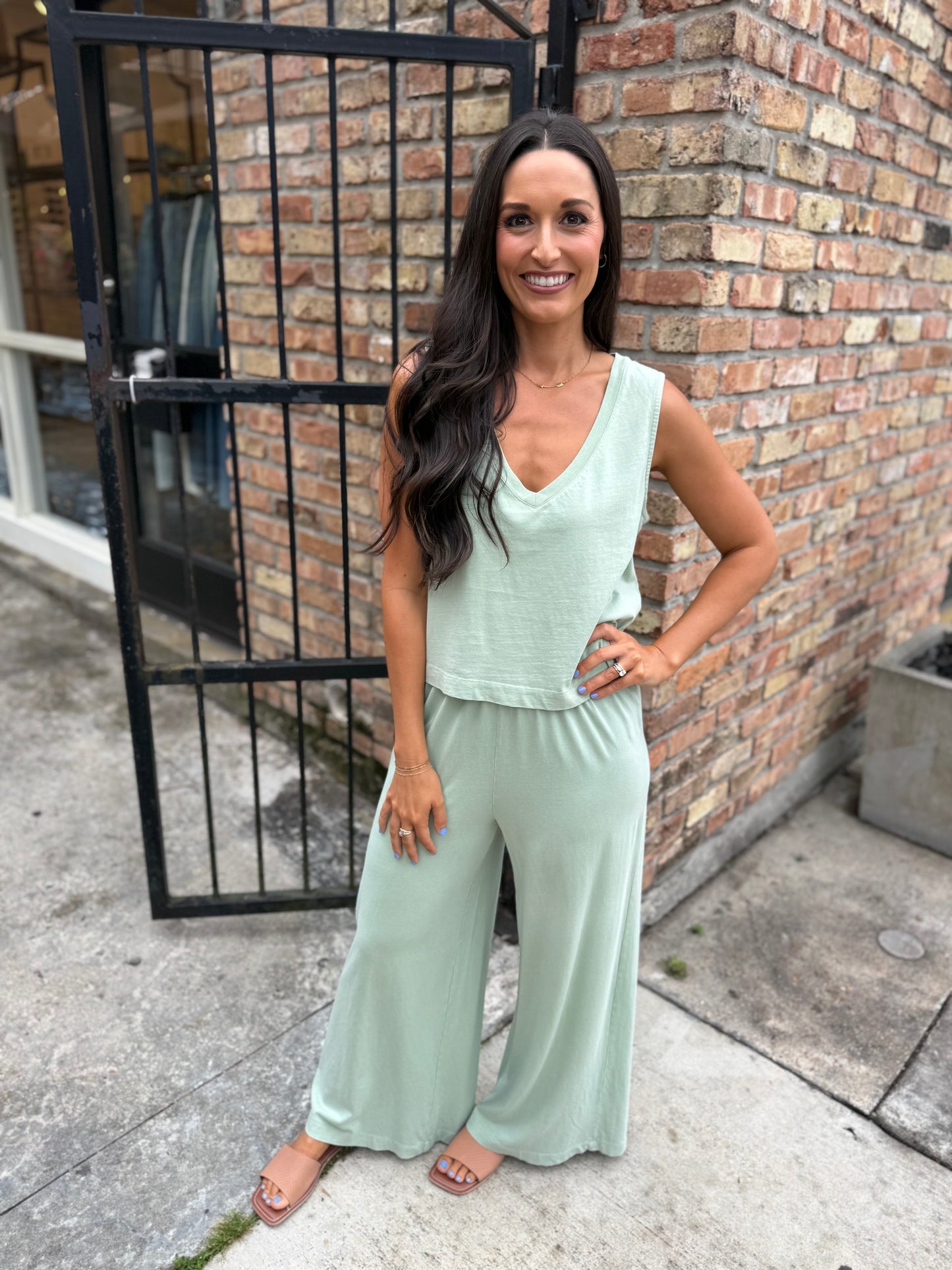 Z Supply Sloane V-Neck Tank- Crystal Green