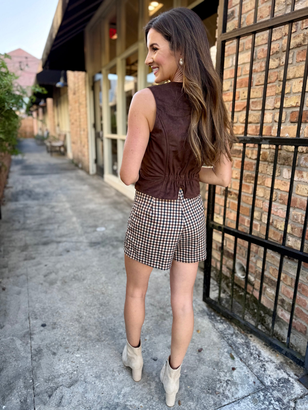Gingham Front Pocket Shorts- Brown