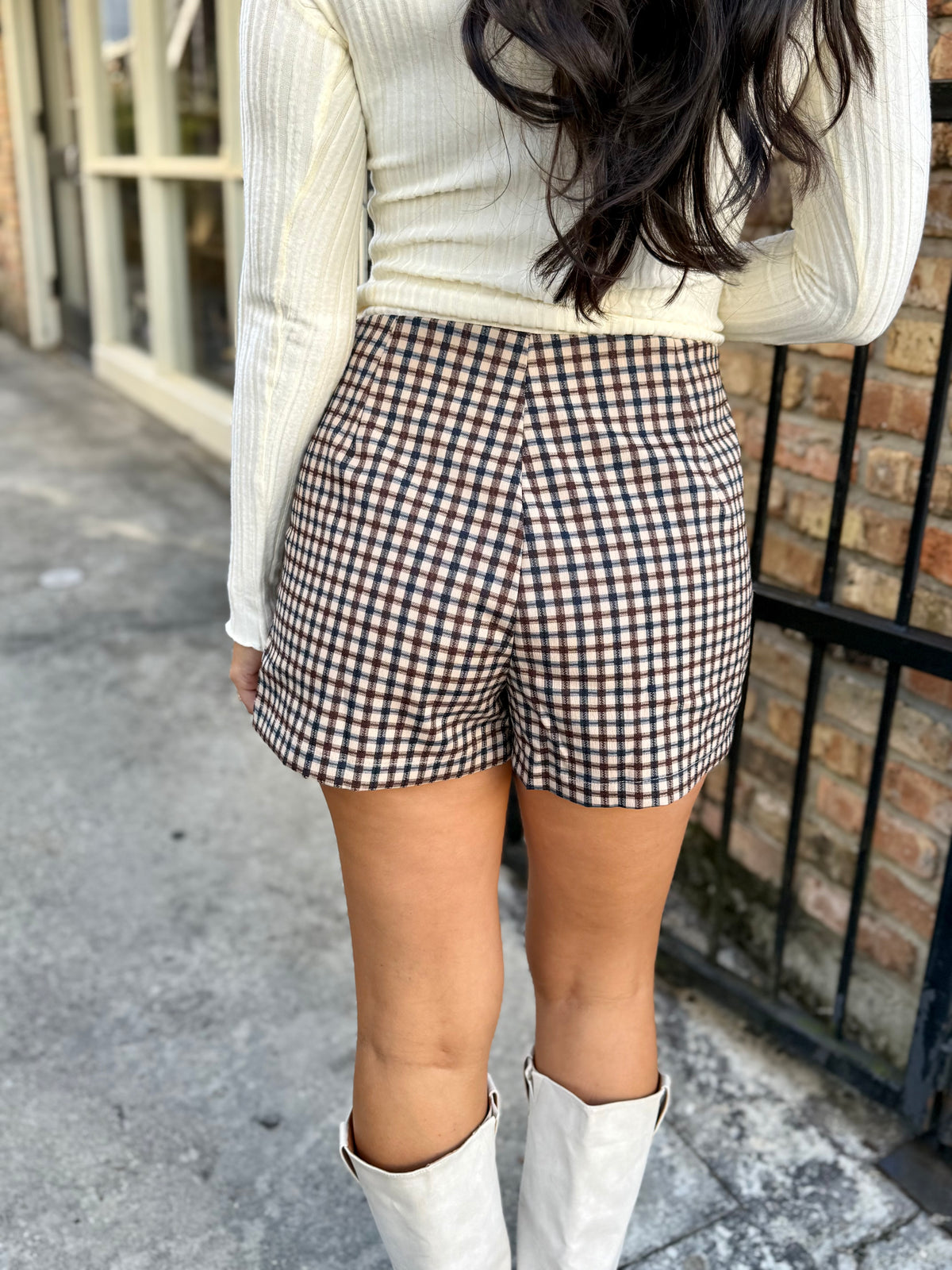 Gingham Front Pocket Shorts- Brown