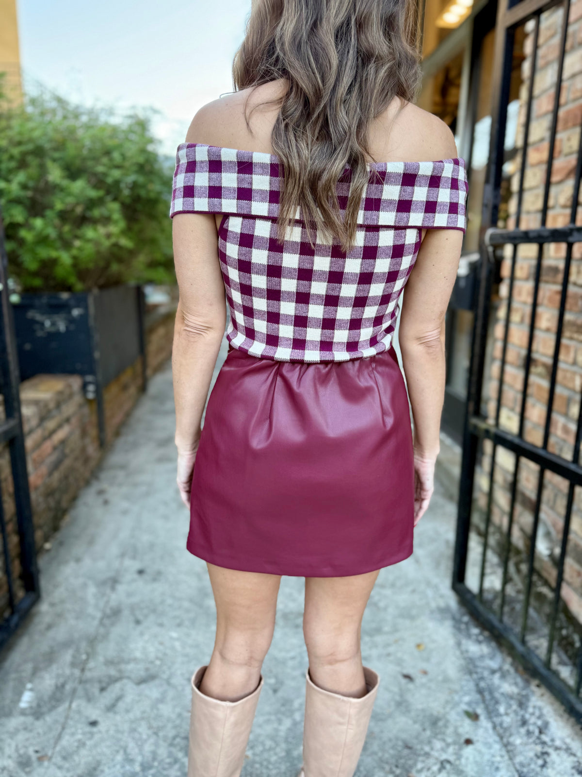 Illa Off Shoulder Top - Plum Cream