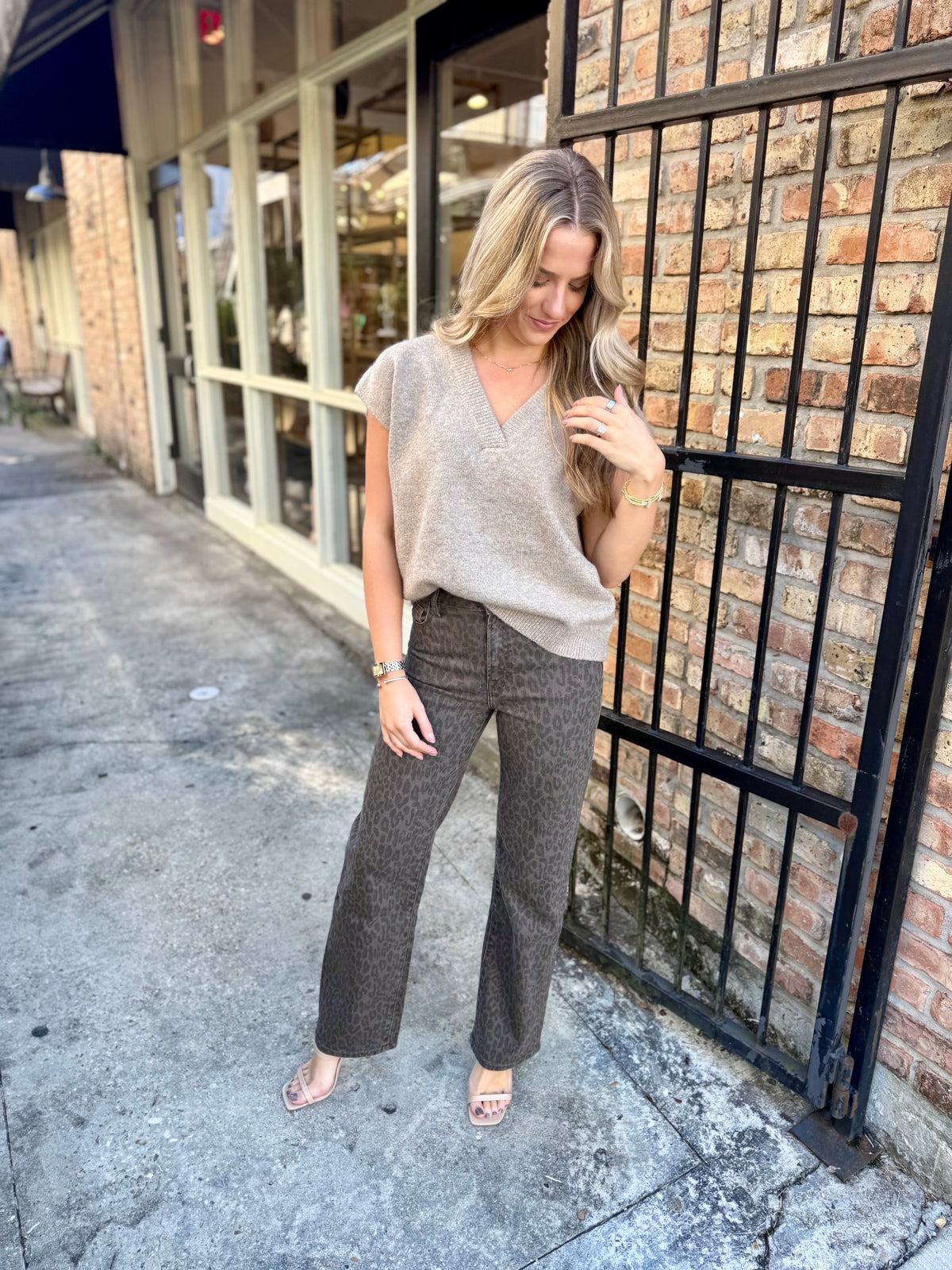 Mateo V-Neck Sweater Vest- Mocha