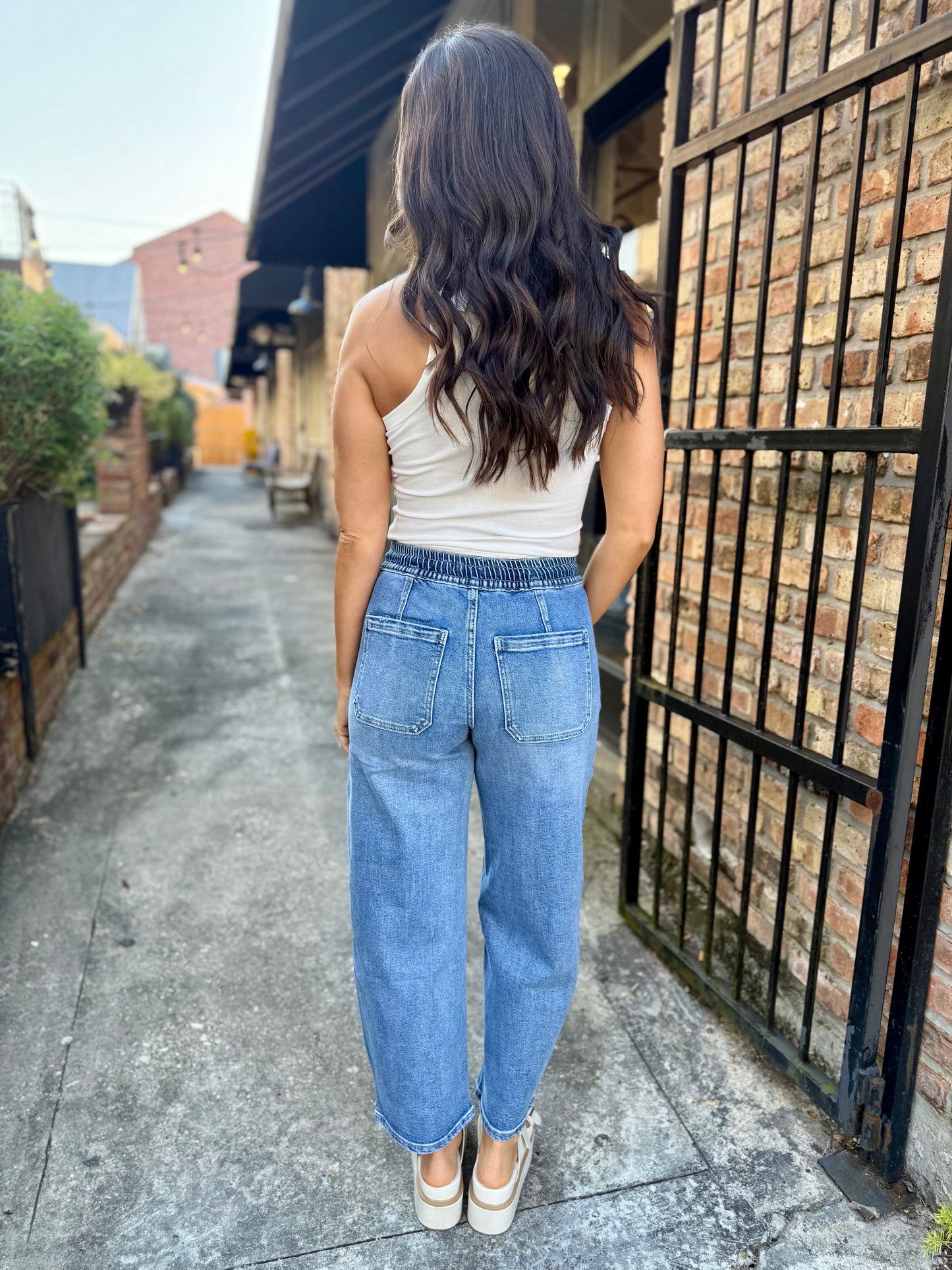 Kate (Upstanding) HR Barrel Jeans