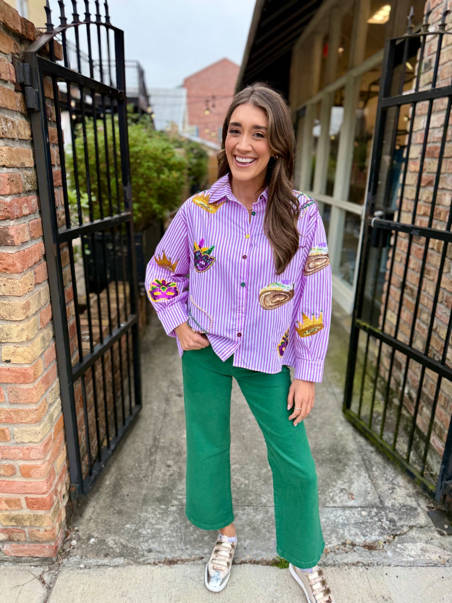 MG Queen Icon Button Up Shirt