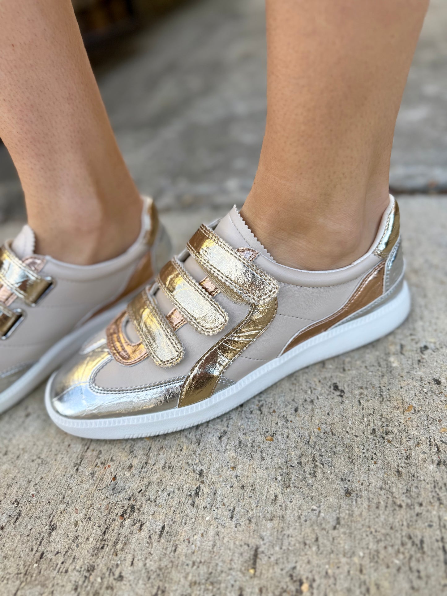 Lizzie Metallic Sneaker