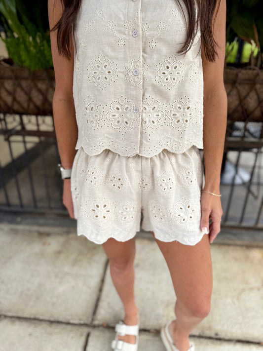 Pitt Eyelet Scalloped Shorts- Beige