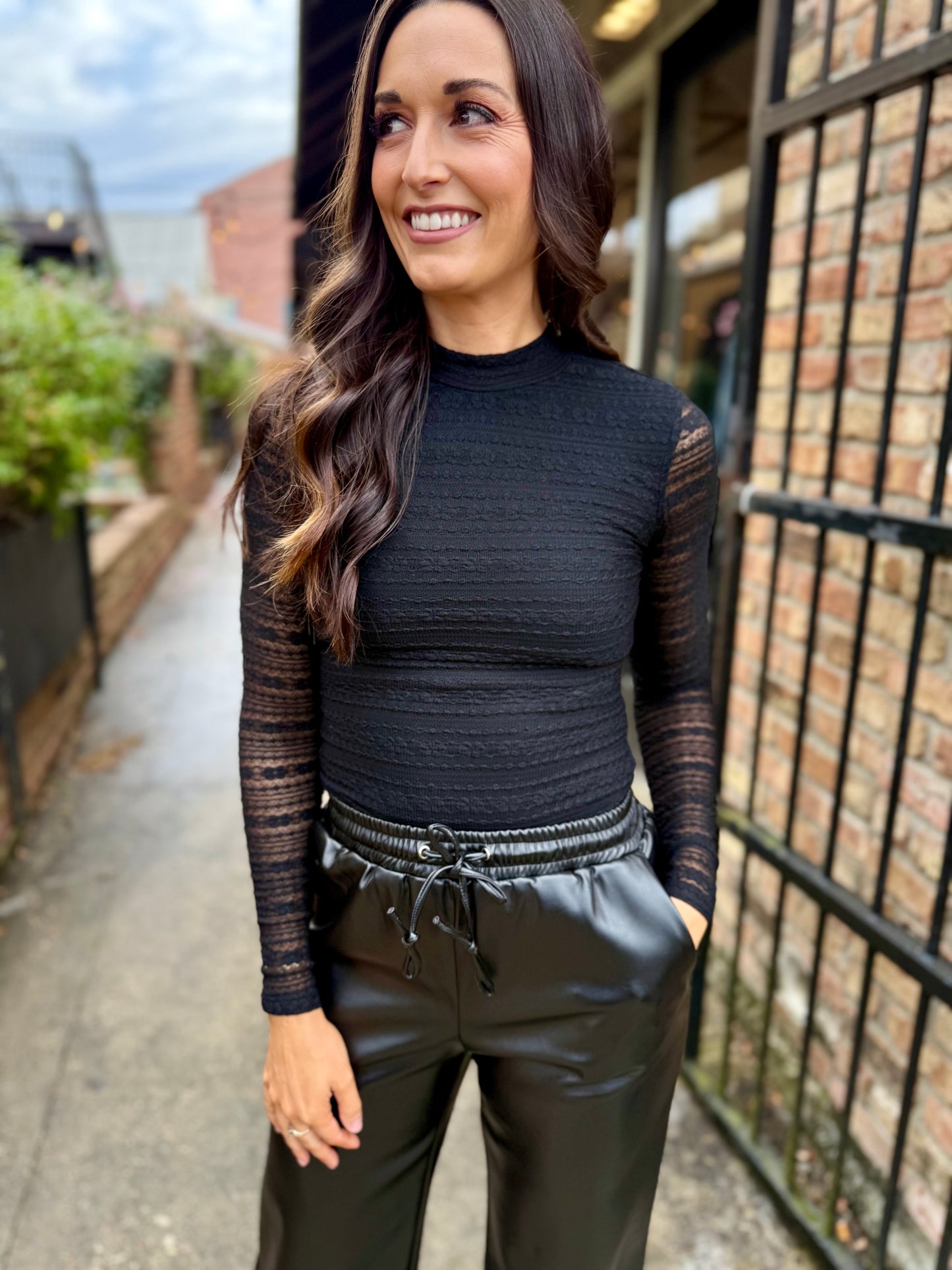 Sundance Stretch Lace Top- Black