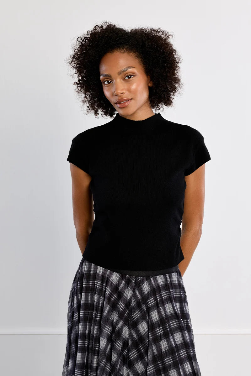 Quinn SS Sweater Top- Black