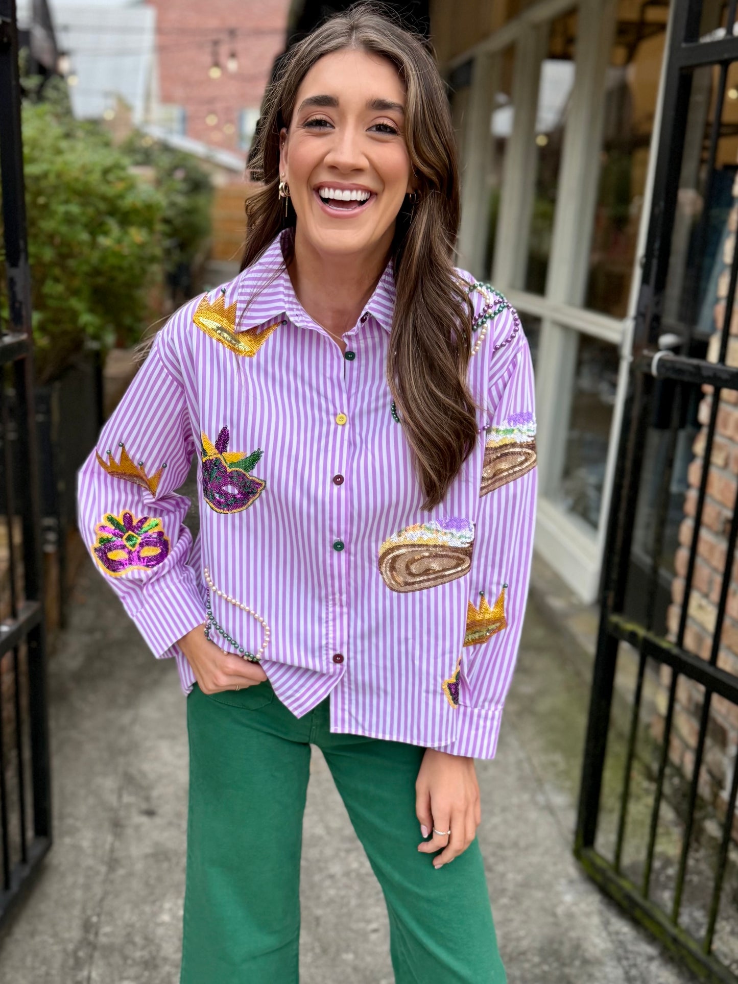 MG Queen Icon Button Up Shirt