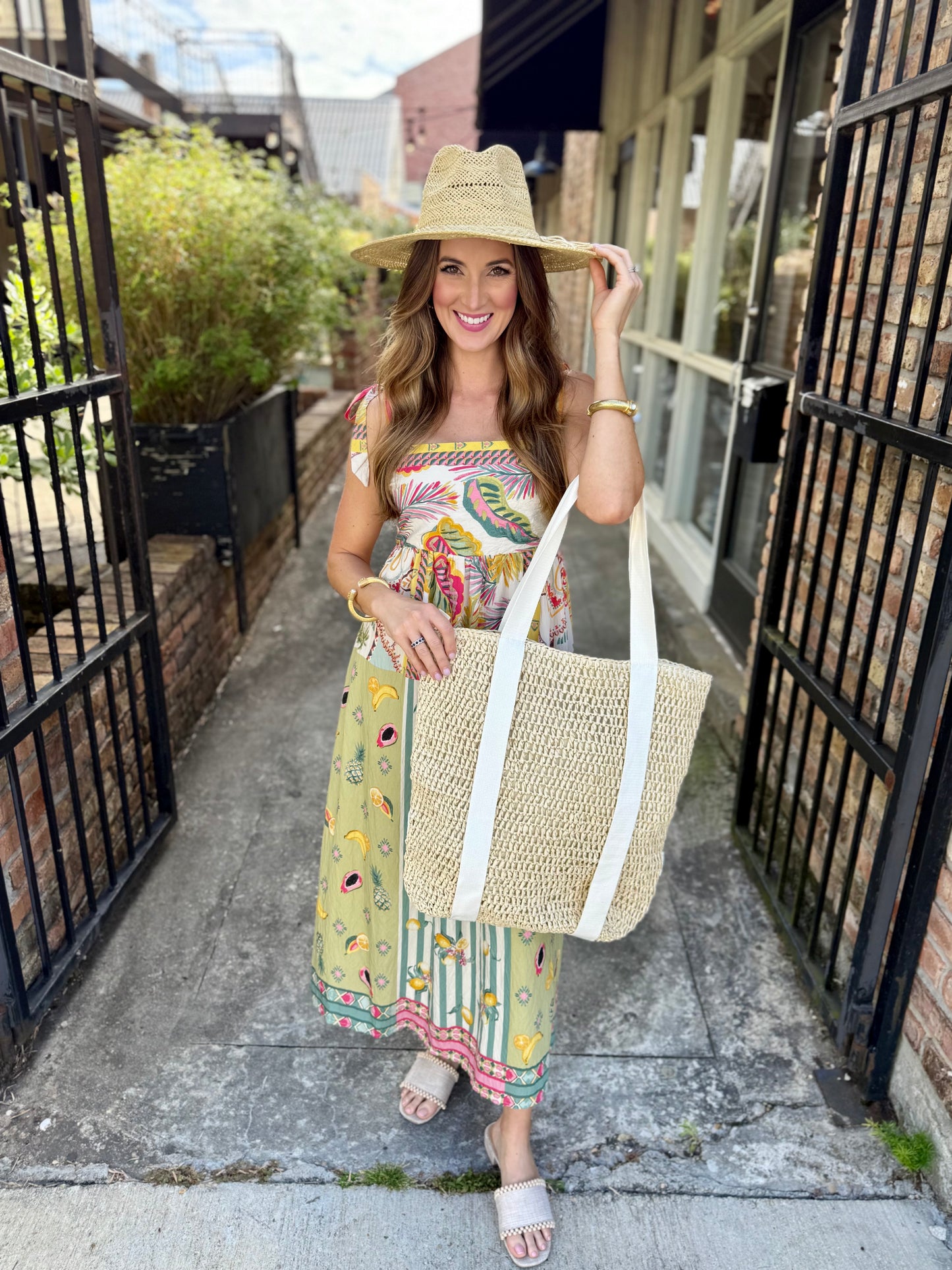St. Lucia Straw Hat Holder Tote Bag- Taupe