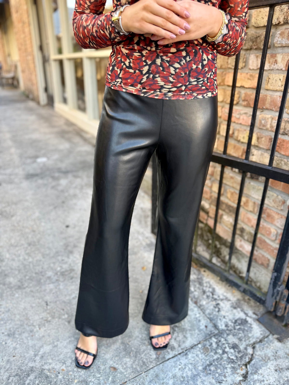 Hazy Charm Top- Red Black