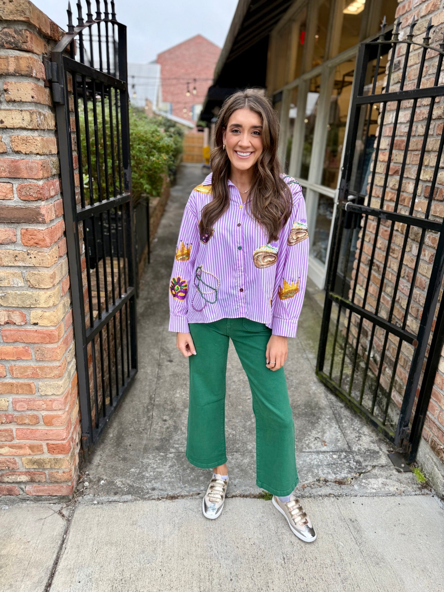 MG Queen Icon Button Up Shirt