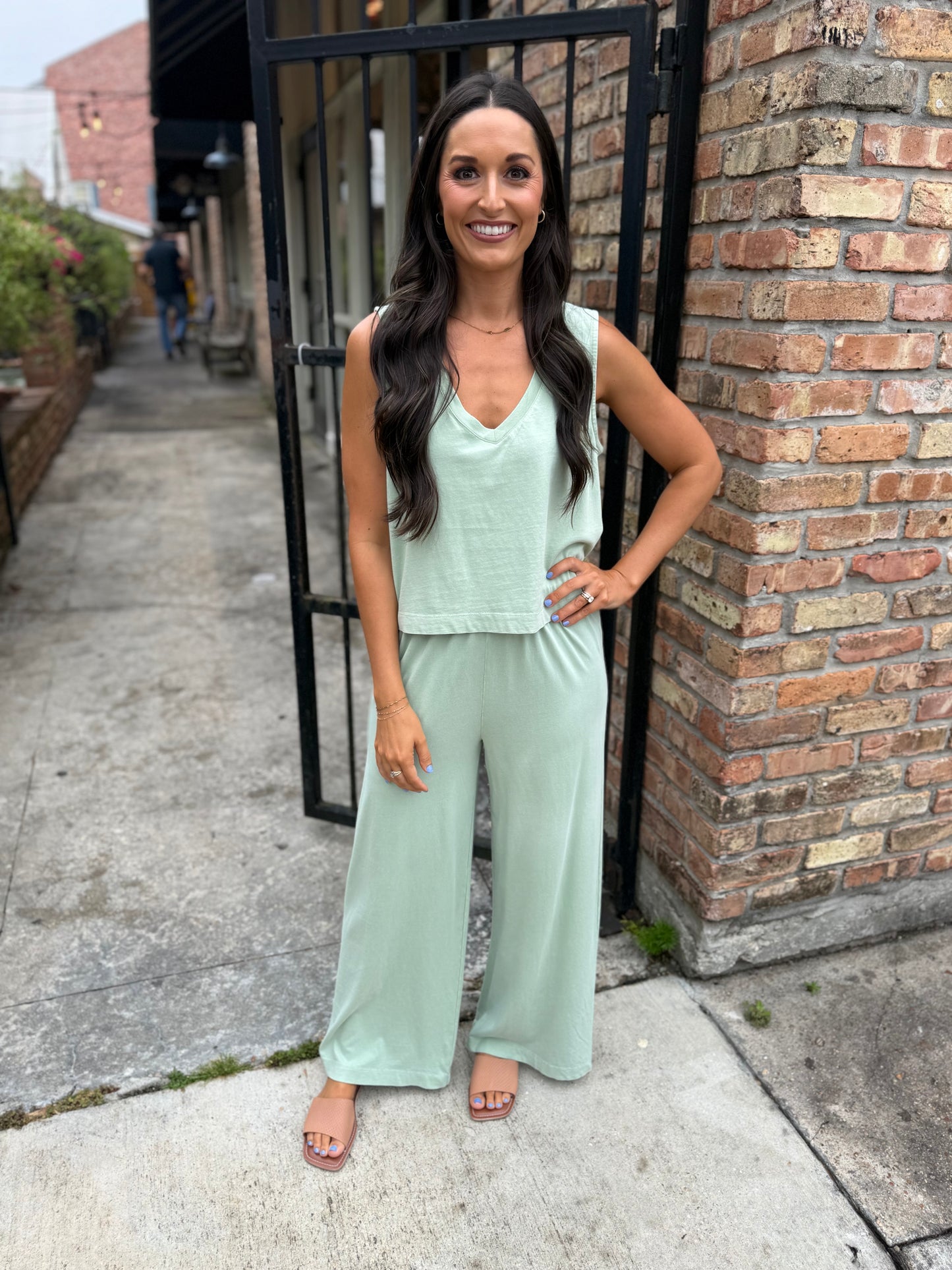 Z Supply Sloane V-Neck Tank- Crystal Green