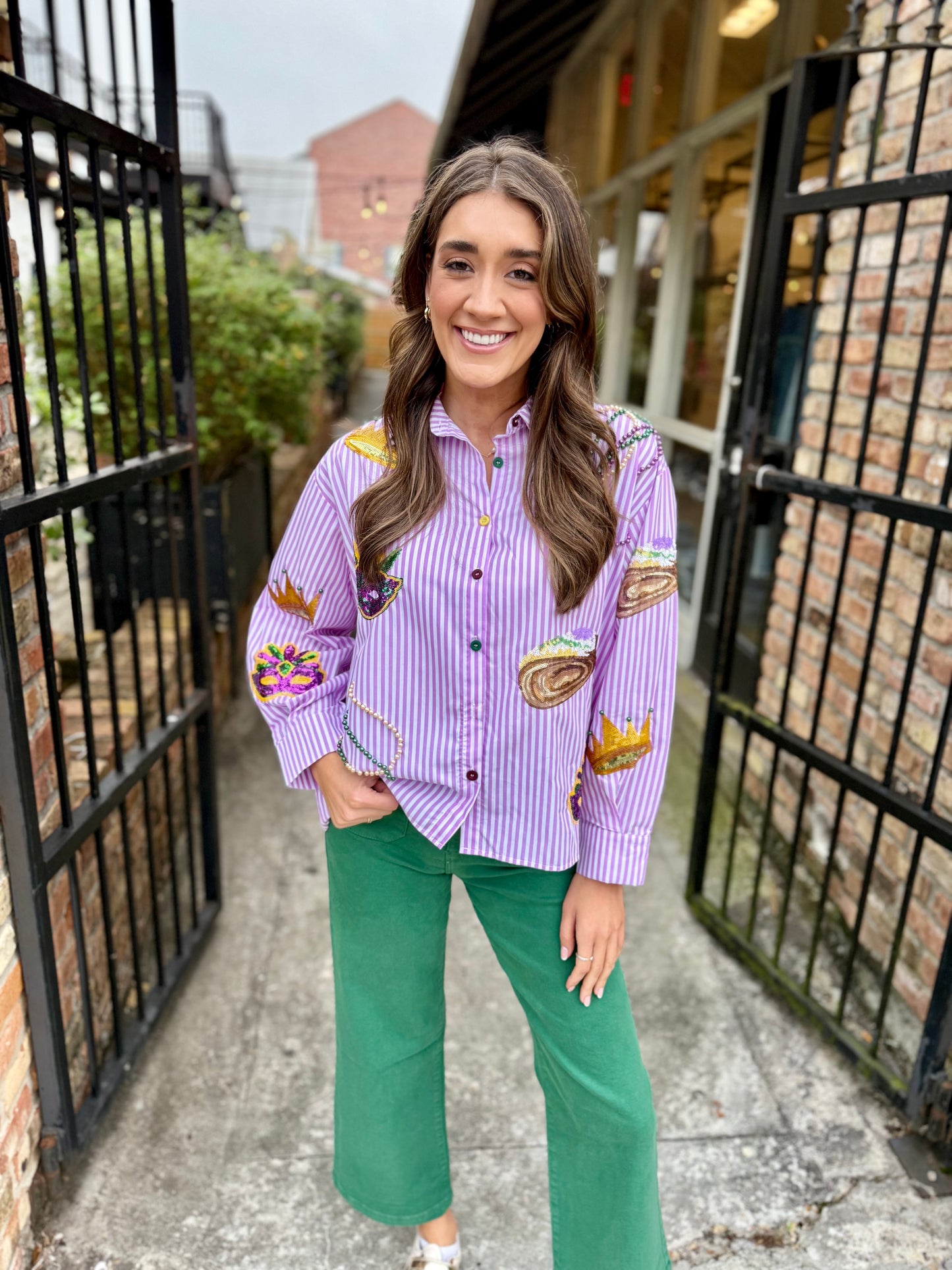 MG Queen Icon Button Up Shirt