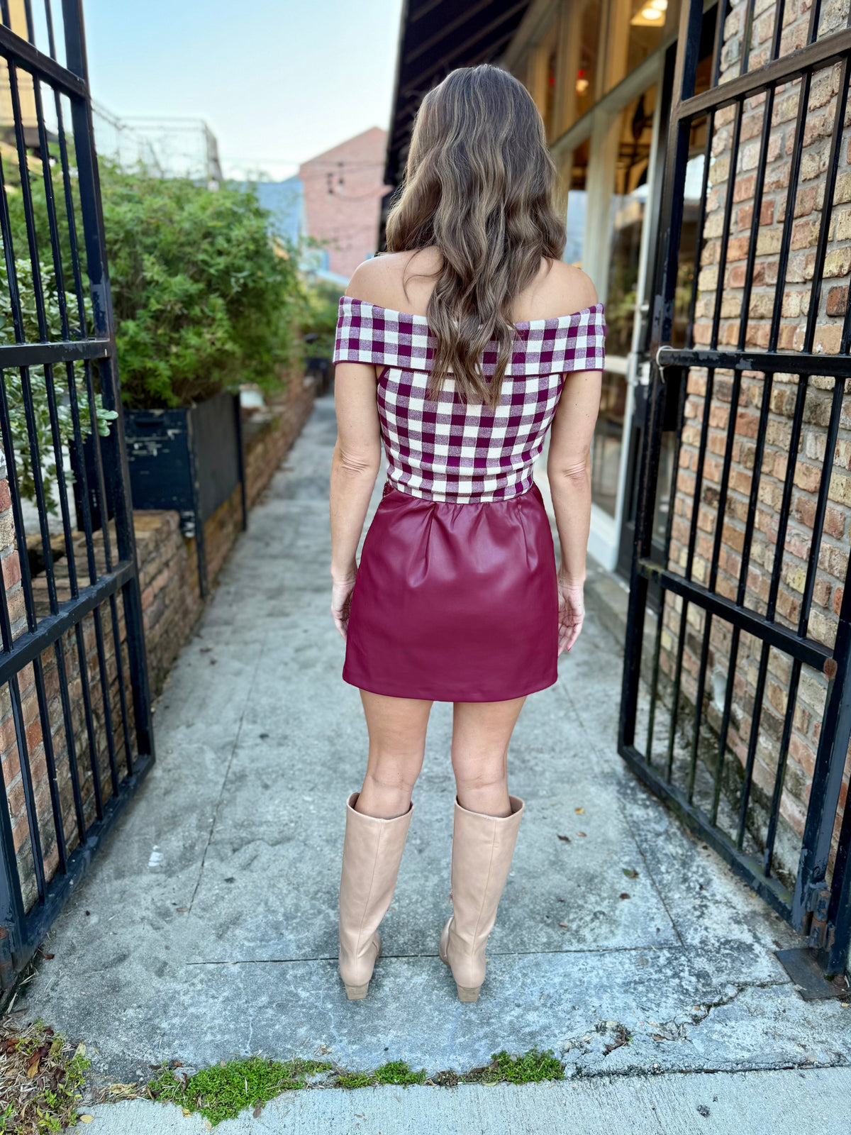 Illa Off Shoulder Top - Plum Cream