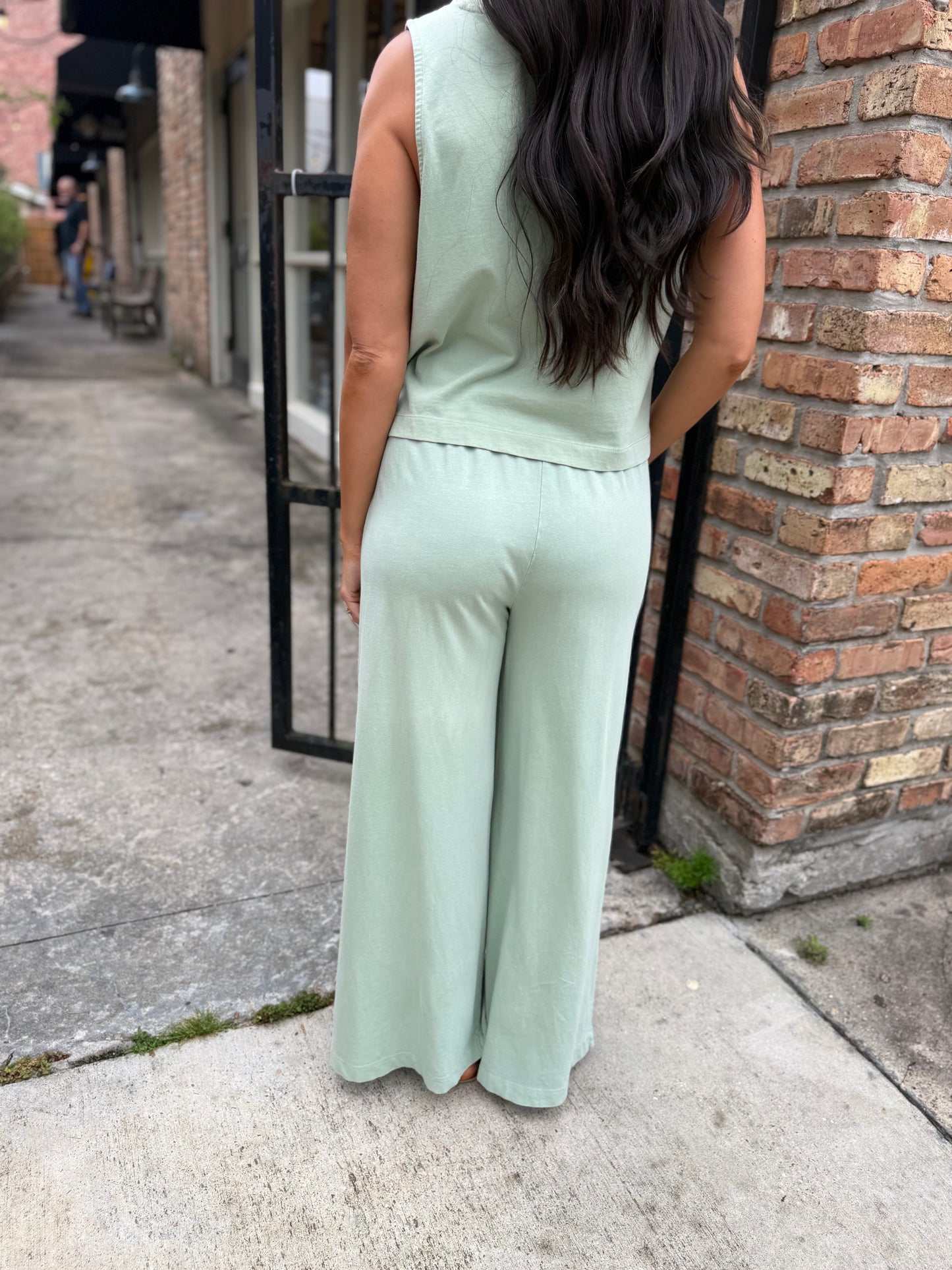 Z Supply Sloane V-Neck Tank- Crystal Green