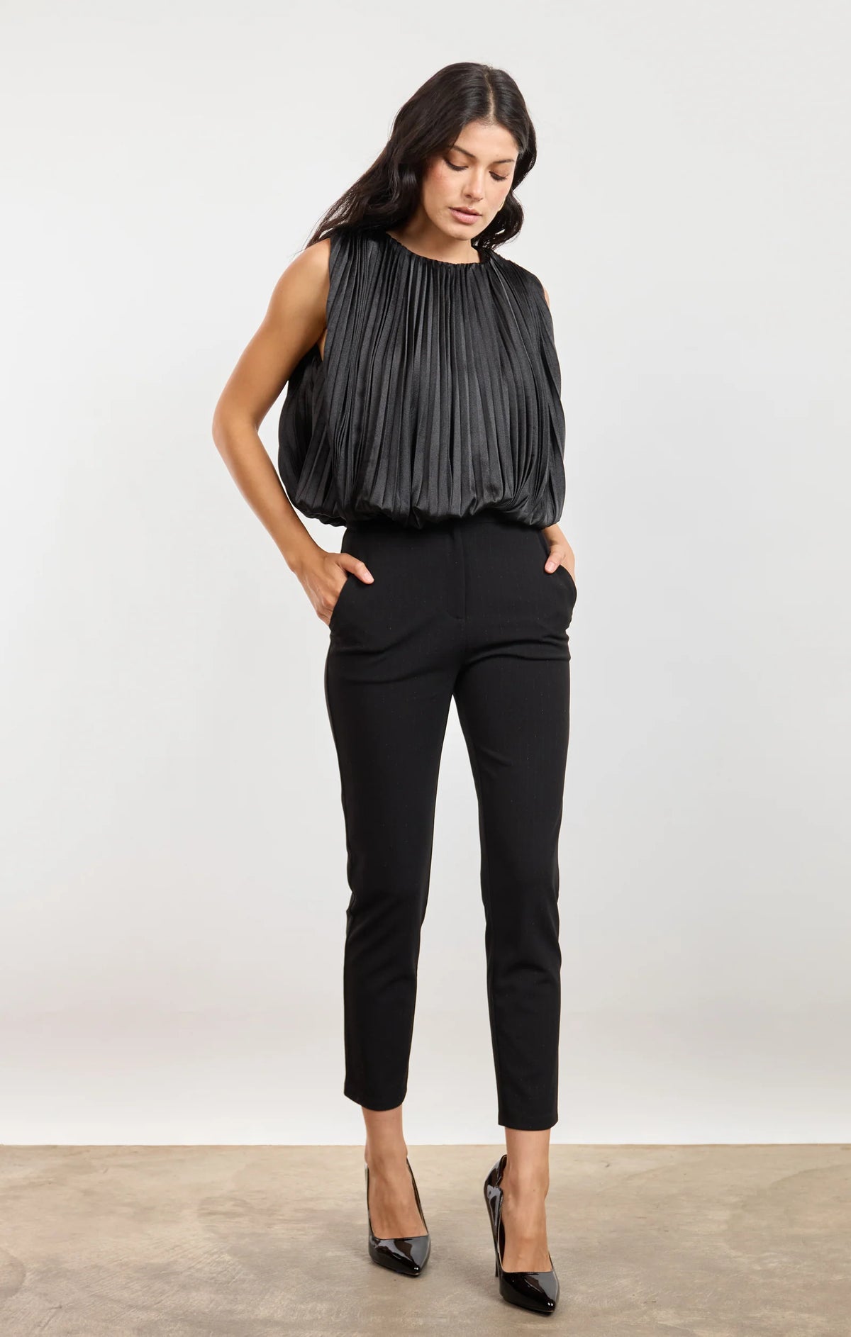 Amour Pleated Bubble Hem Top- Black