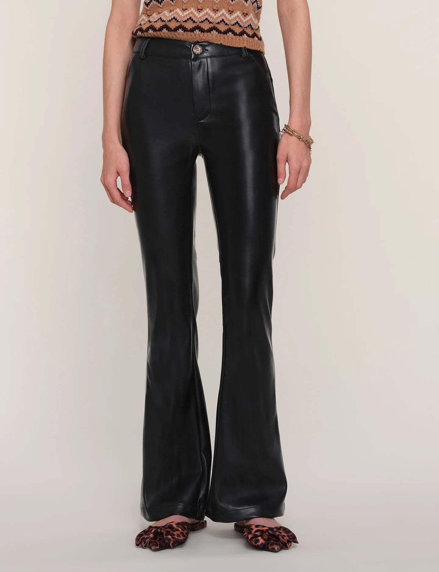Elisaria Pants- Black