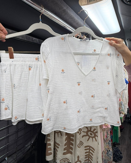 Dreams of Flora Linen 2PC Set