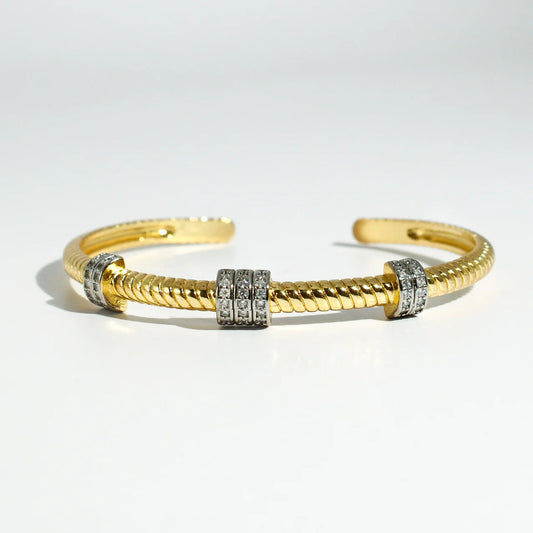 Clara Bangle