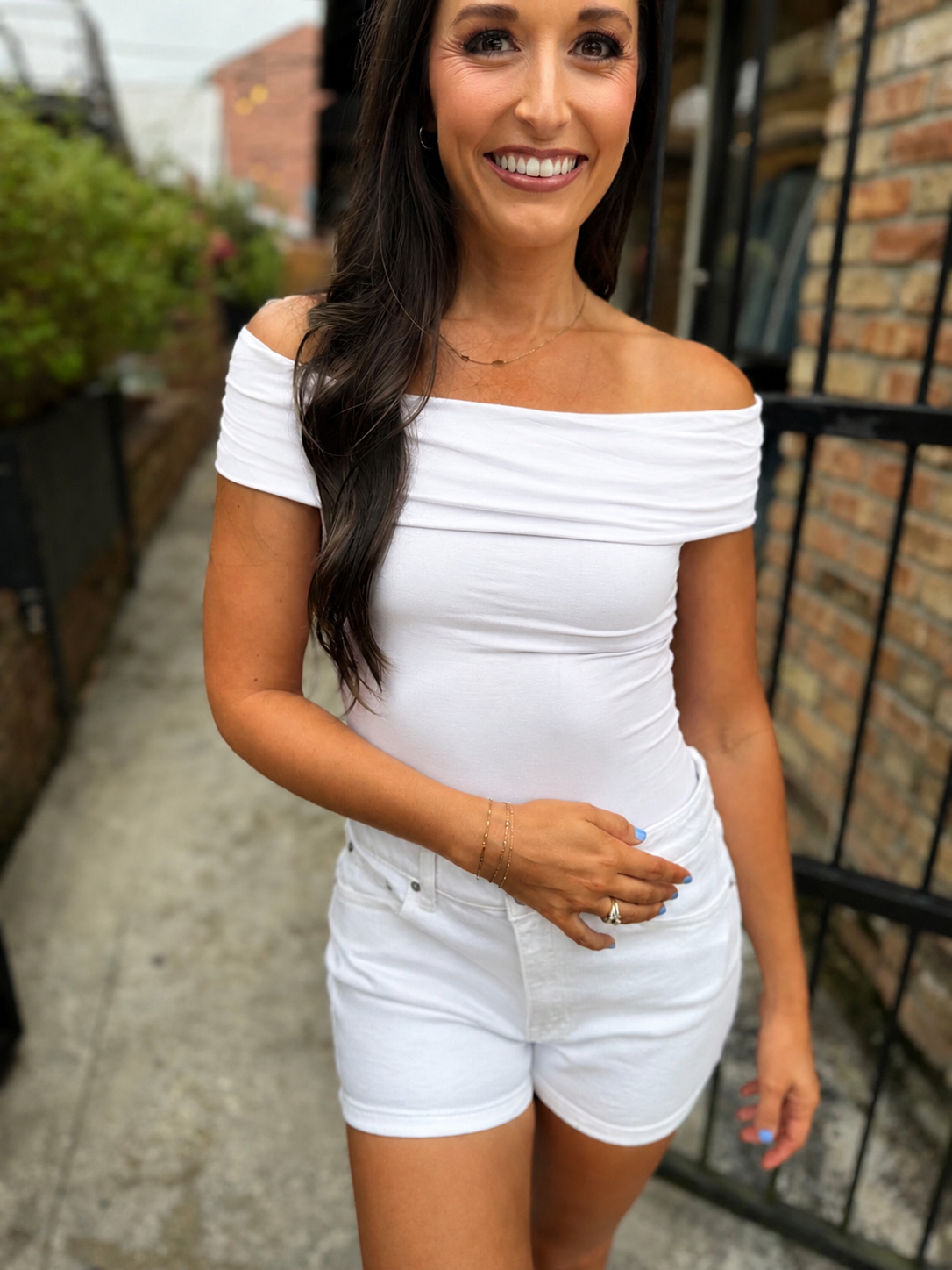 Leslie Off Shoulder Top- White