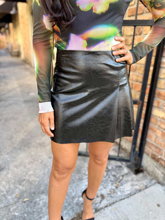 Pleated Faux Leather Mini Skirt- Black