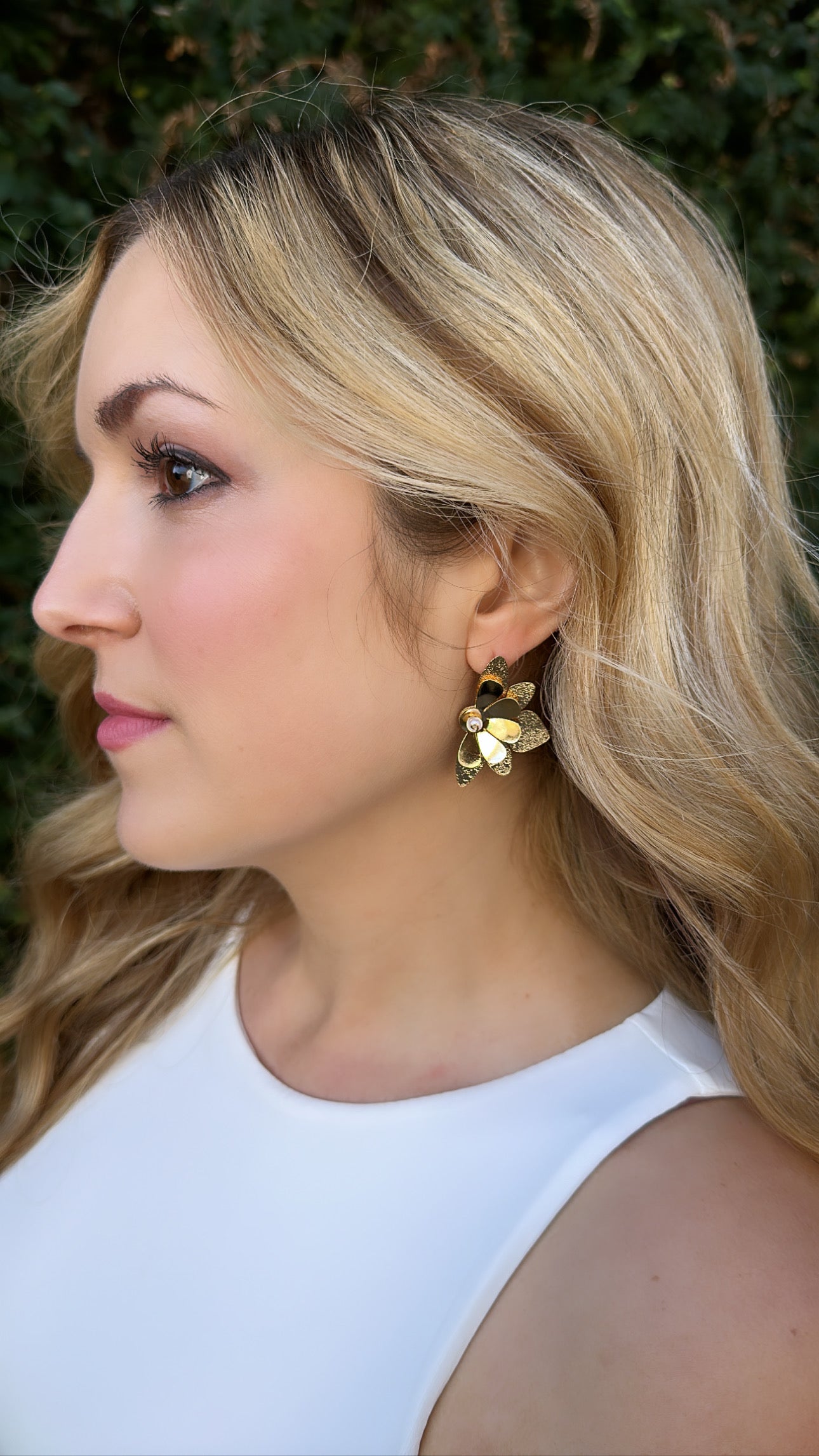 Half Margarite Stud Earrings- Gold